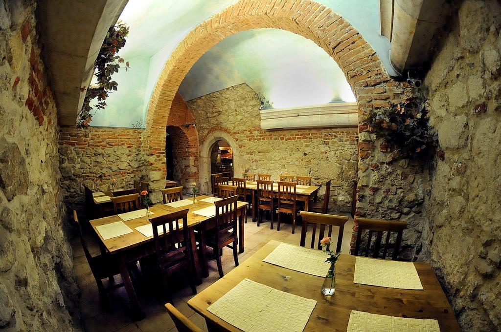 Hotel Floryan Old Town Krakkó Kültér fotó
